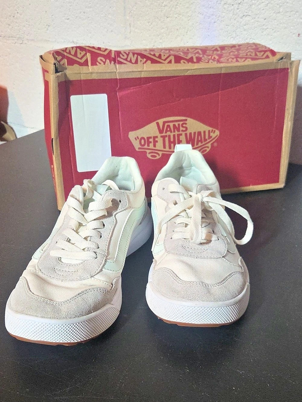 Vans Range EXP Women's Sneakers in White & Green US 11 W